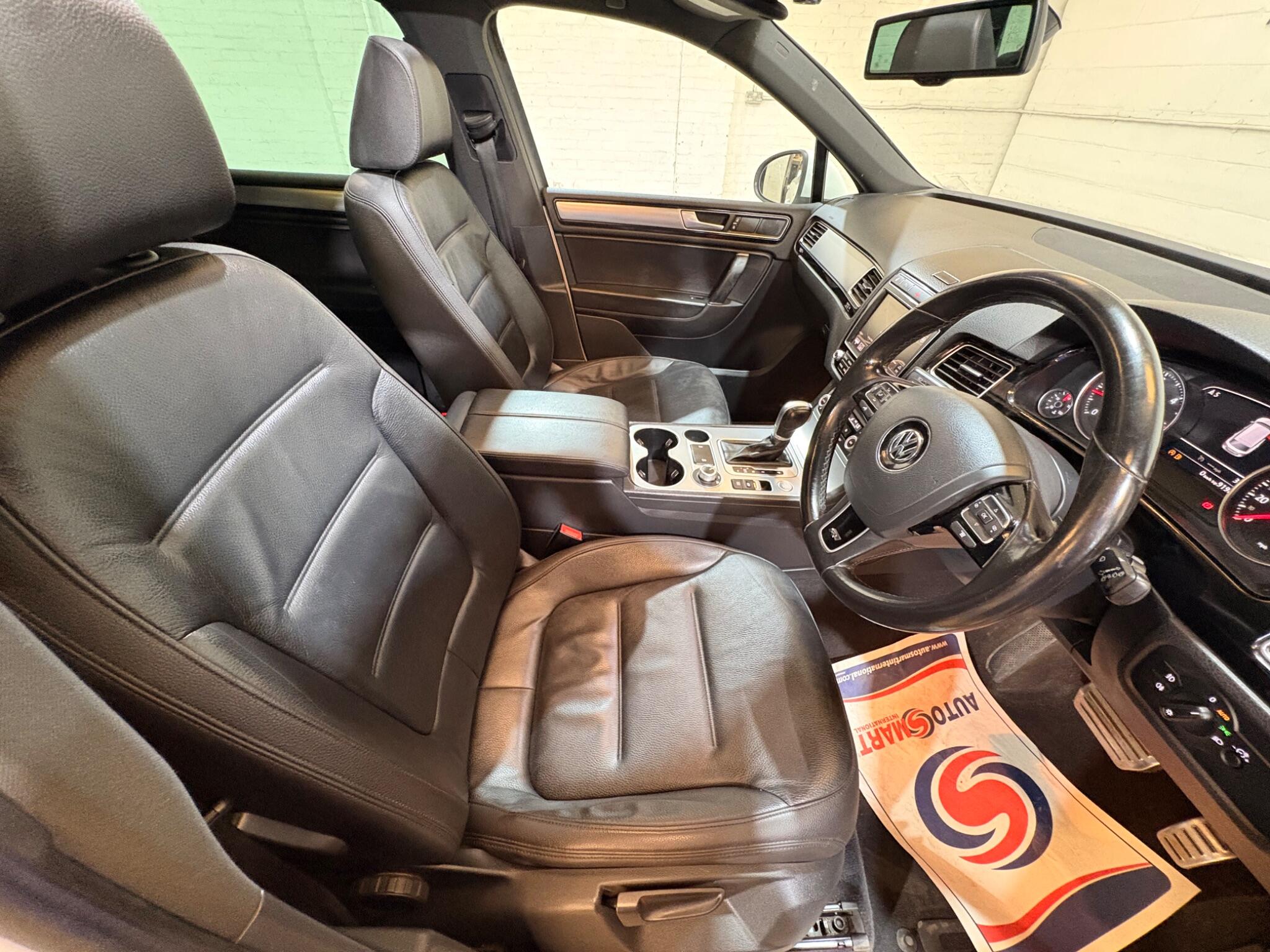 Volkswagen Touareg view 38