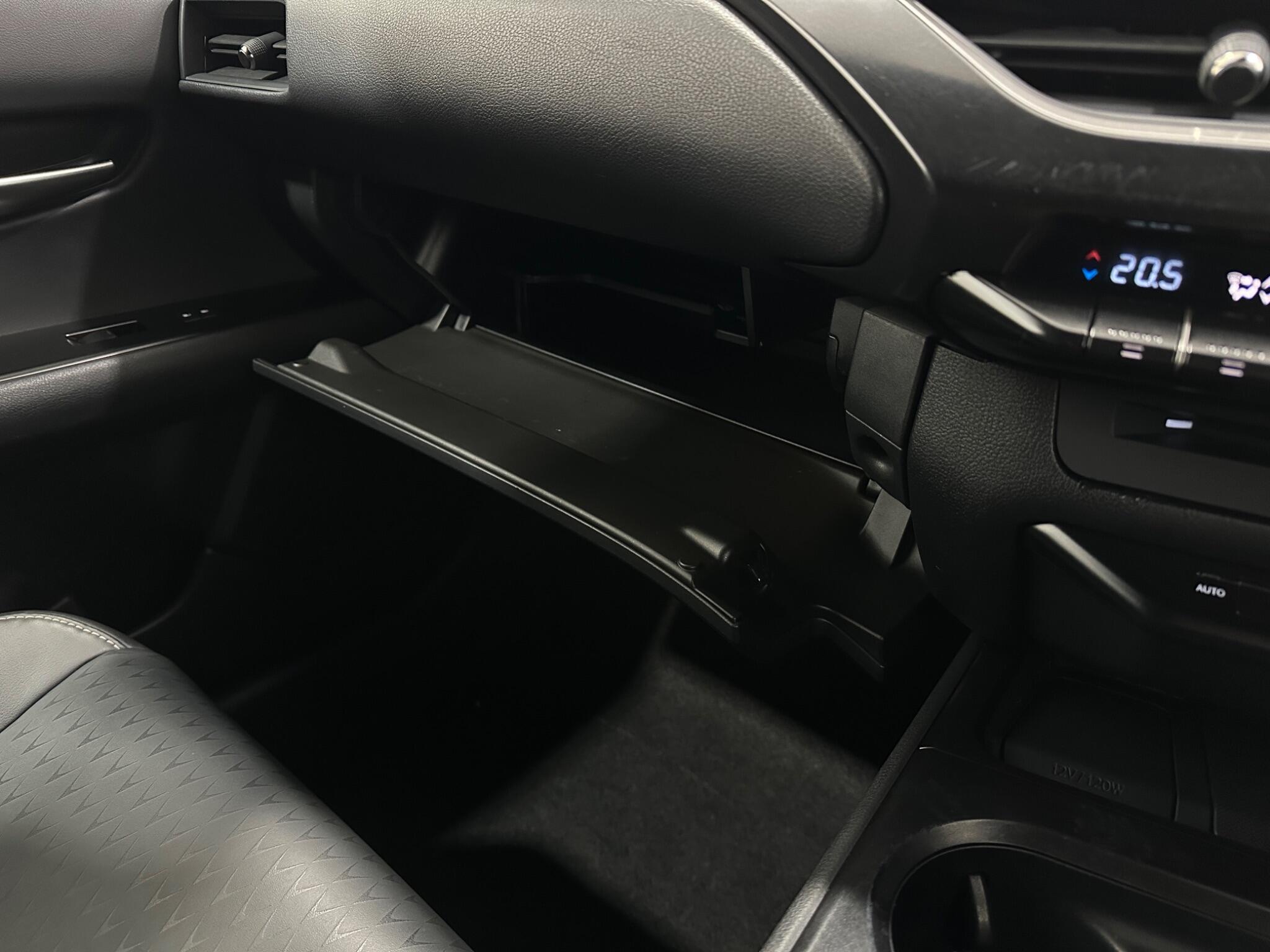 Lexus UX view 28