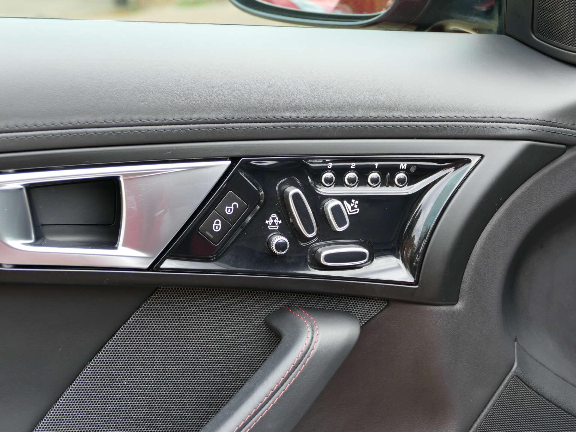 Jaguar F-Type view 48