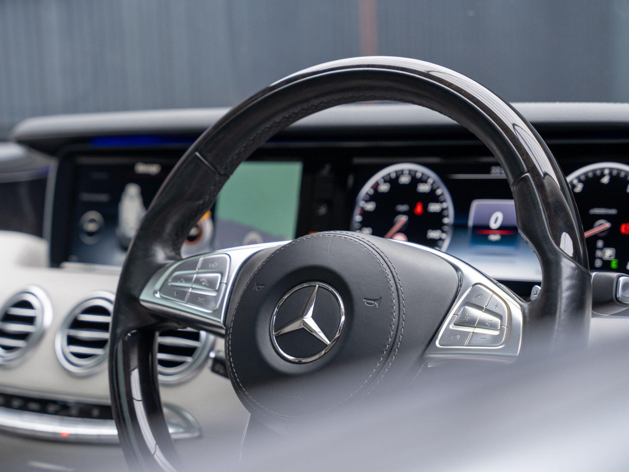 Mercedes-Benz S-Class view 43