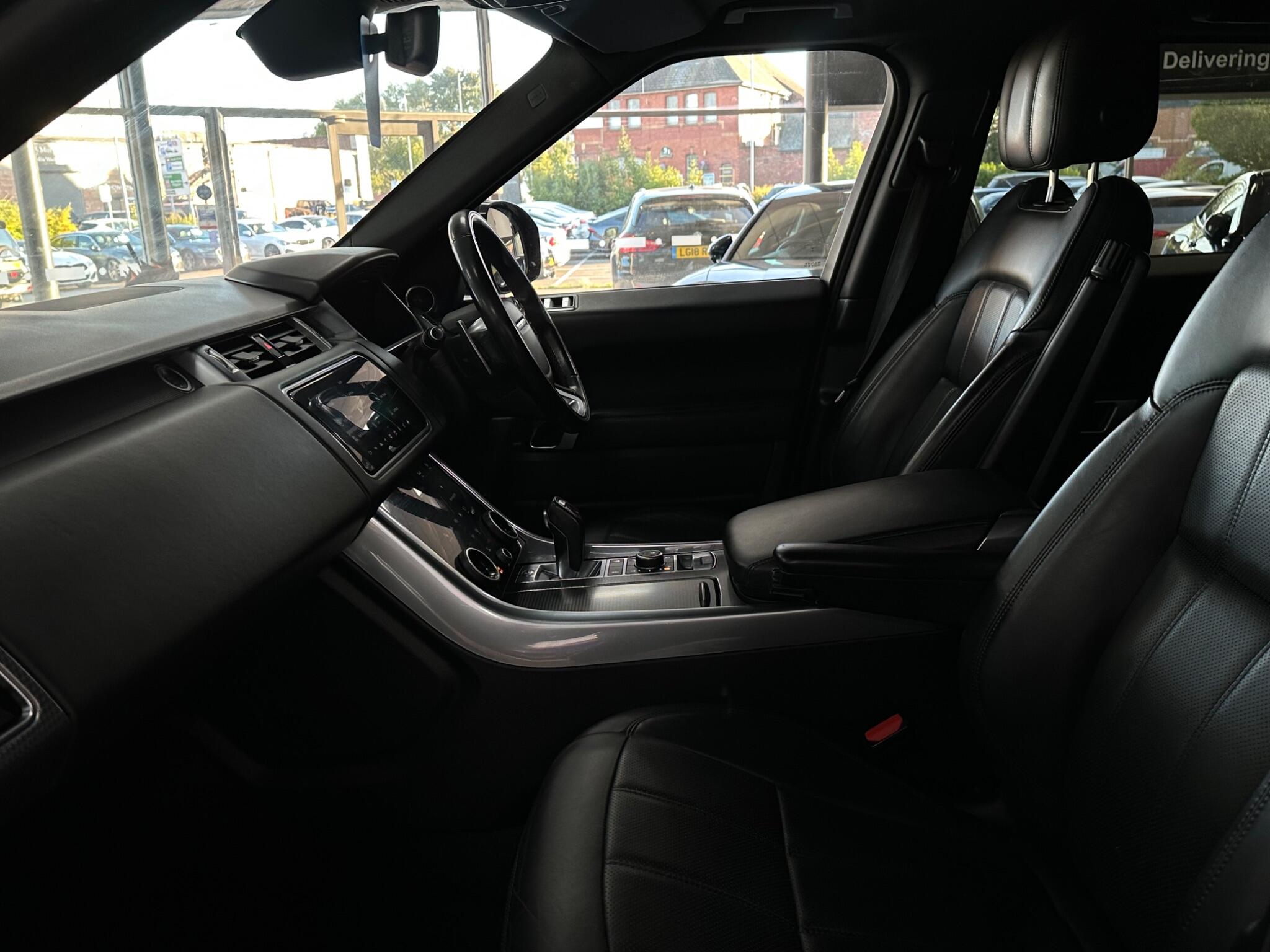 Land Rover Range Rover Sport view 40