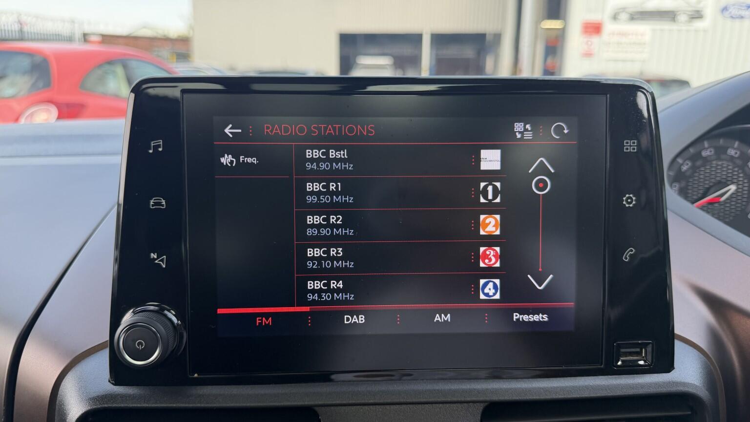 Peugeot Rifter view 27