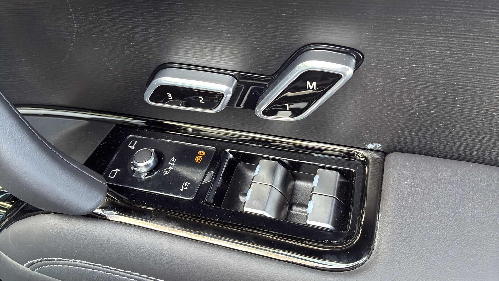Land Rover Range Rover Sport view 29
