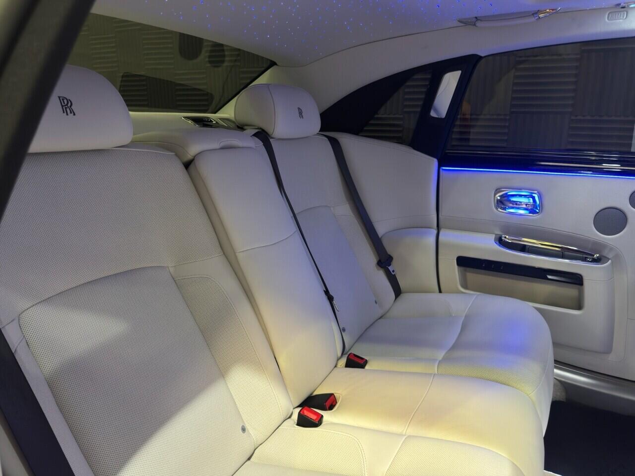 Rolls-Royce Ghost view 19