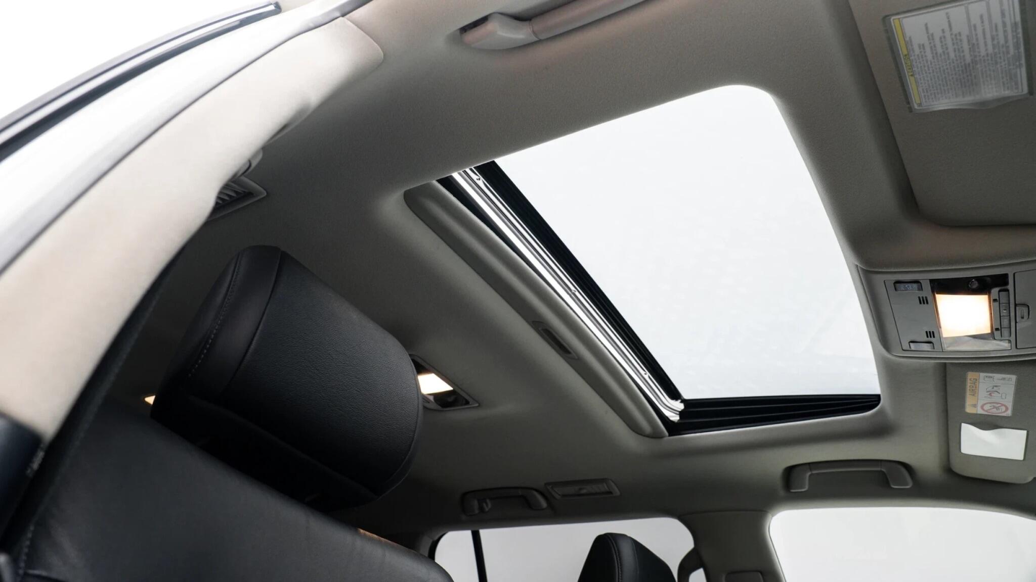 Toyota Land Cruiser view 37