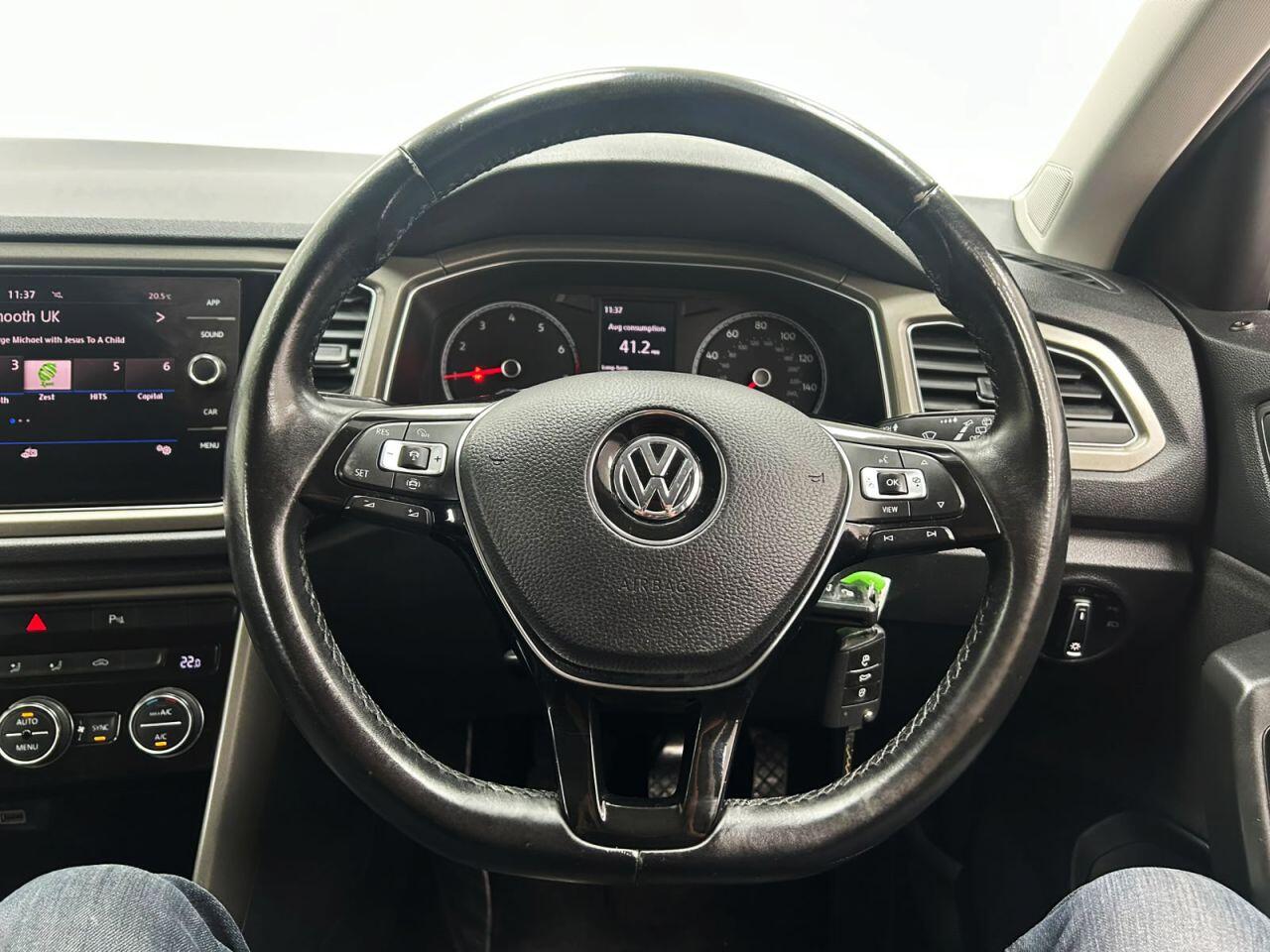 Volkswagen T-Roc view 19