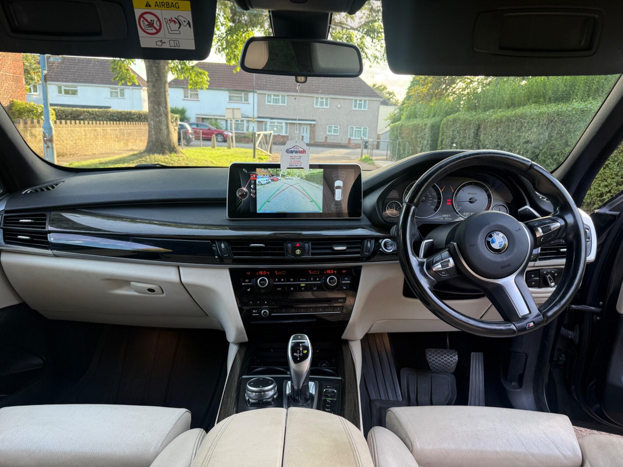 BMW X5 view 9