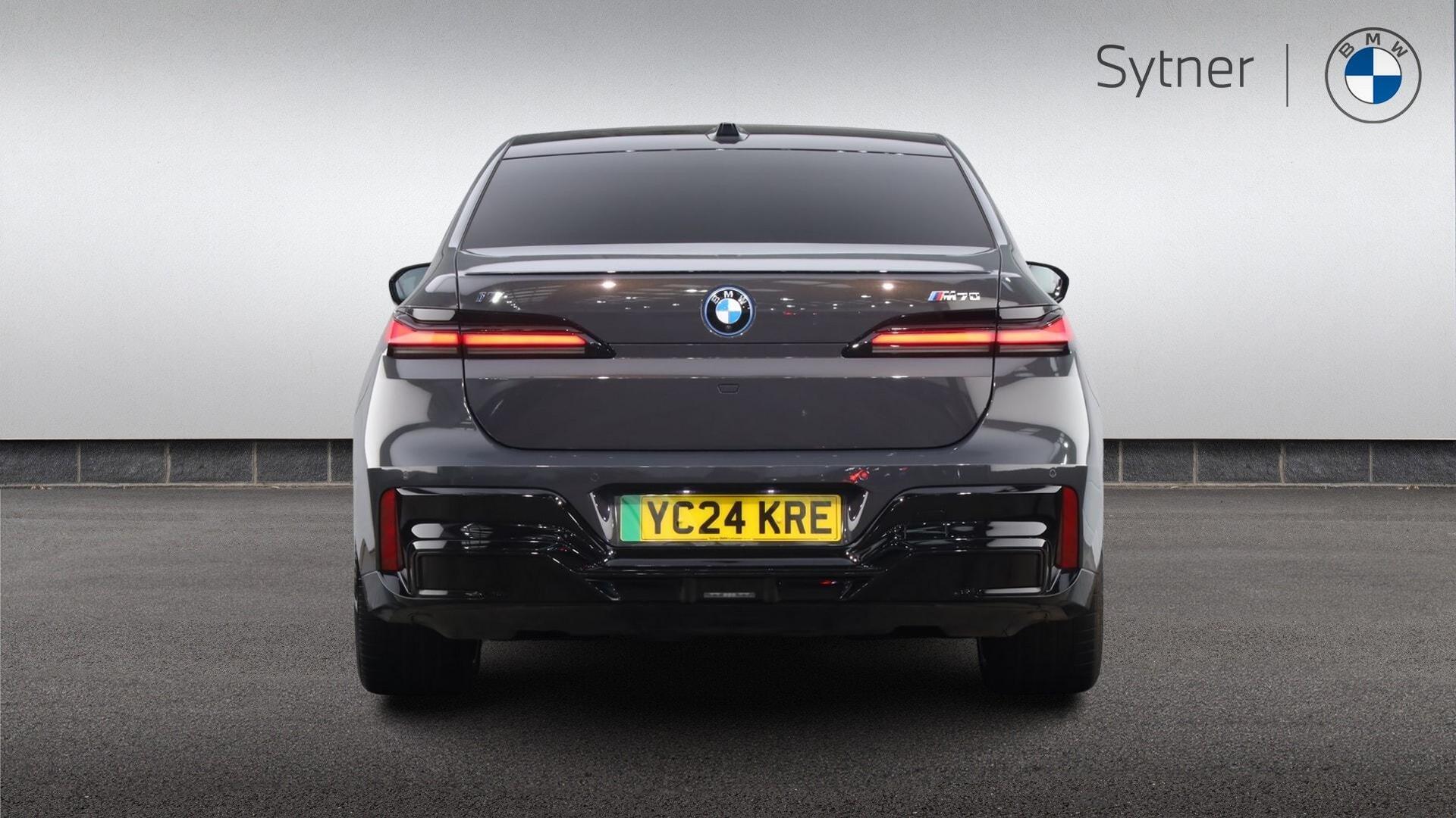 BMW I7 view 15