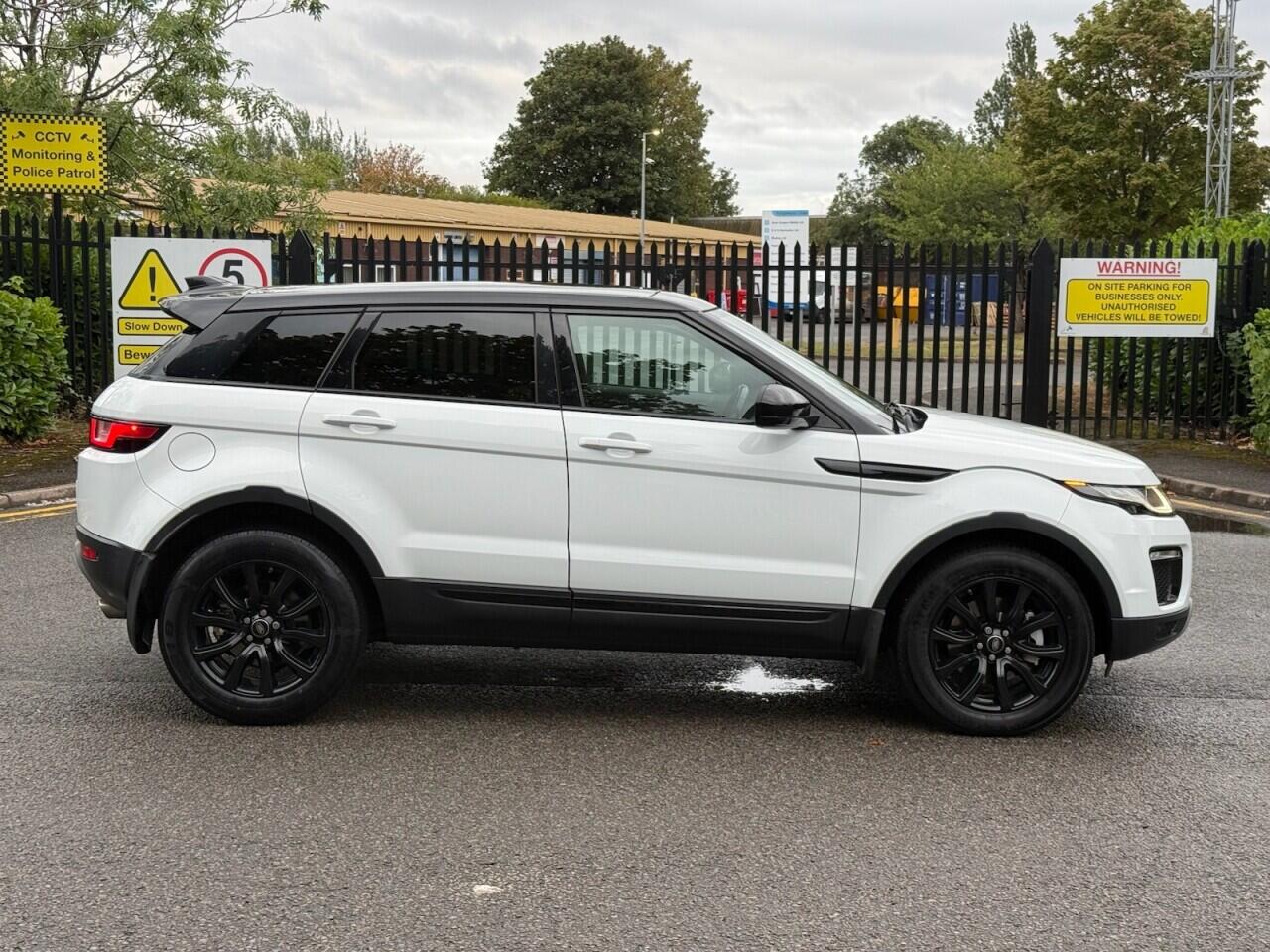 Land Rover Range Rover Evoque view 8