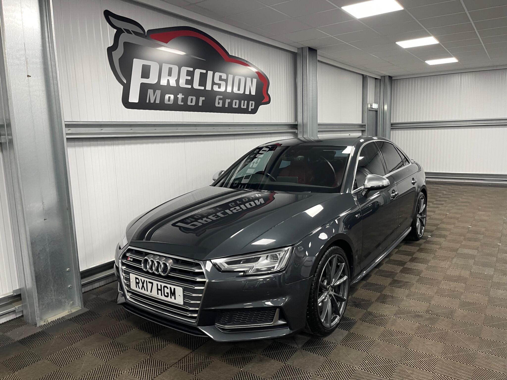 Audi S4 view 9