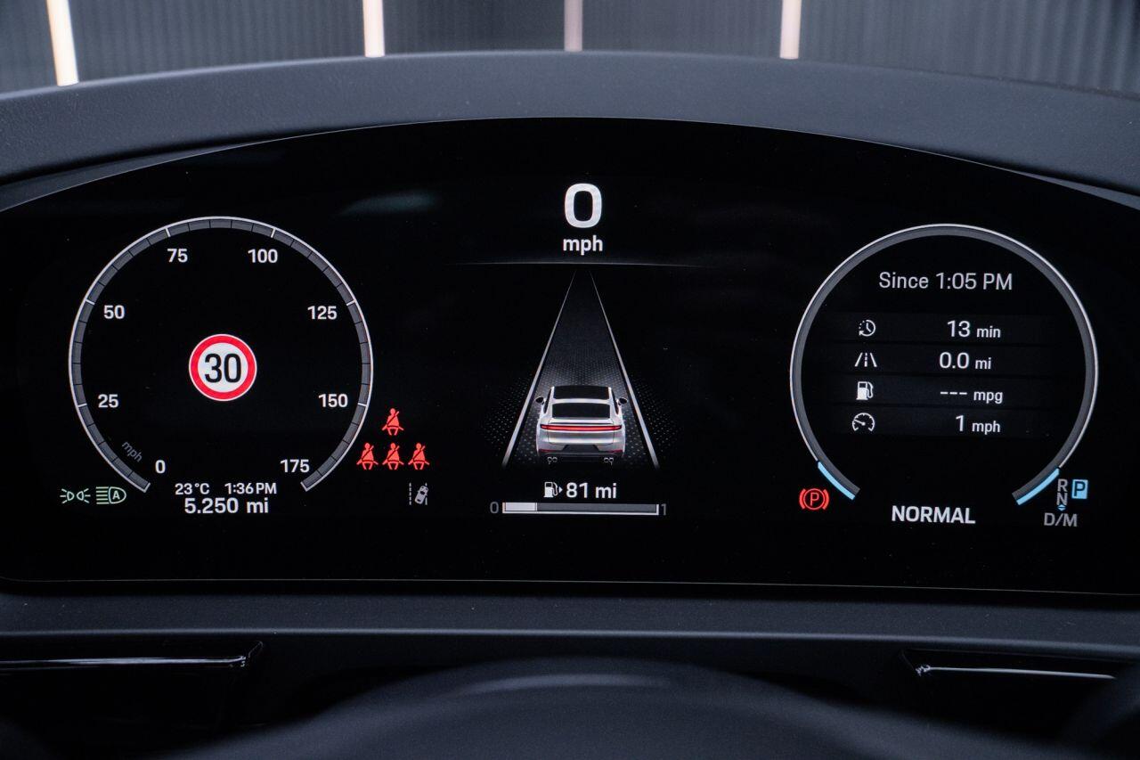 Porsche Cayenne view 26