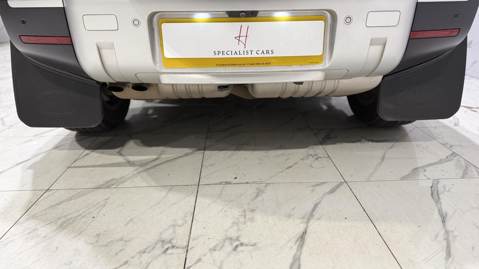 Land Rover Defender view 57
