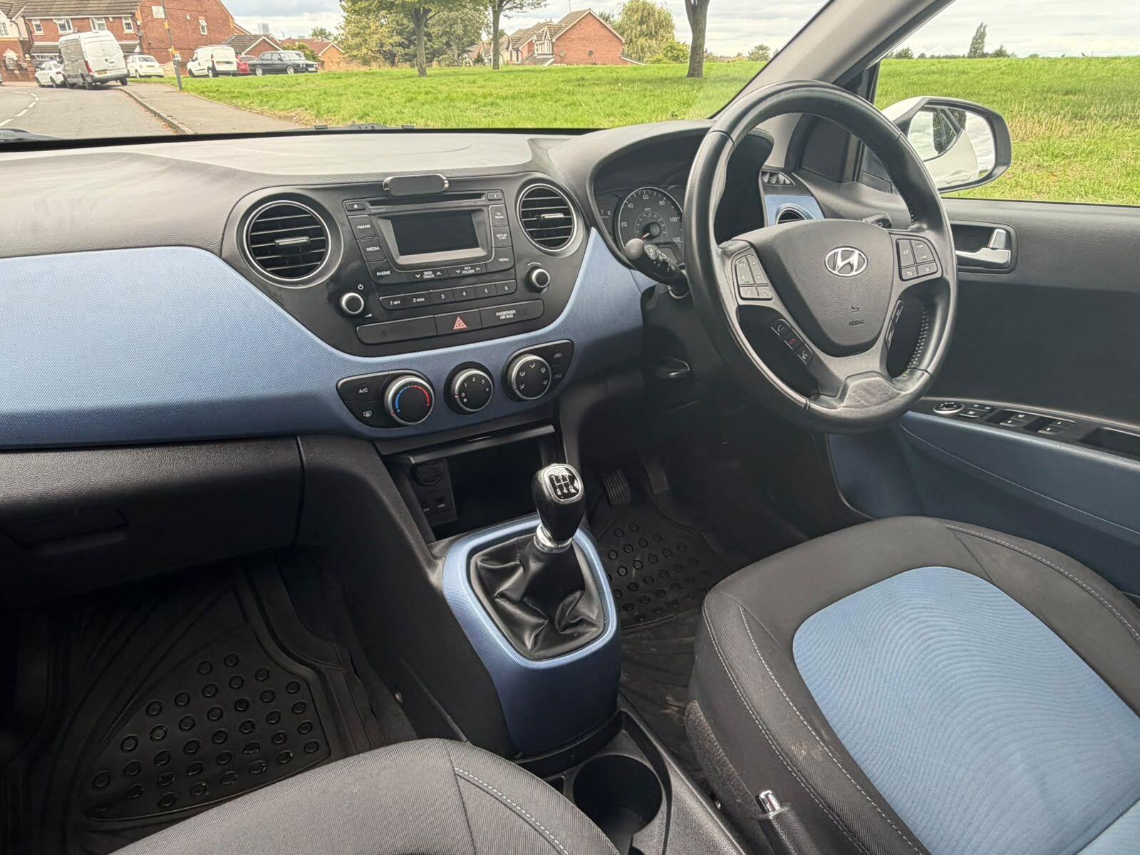 Hyundai i10 view 30