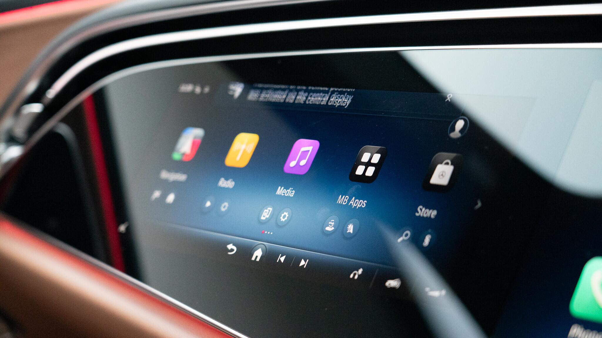 Mercedes-Benz E-Class view 23