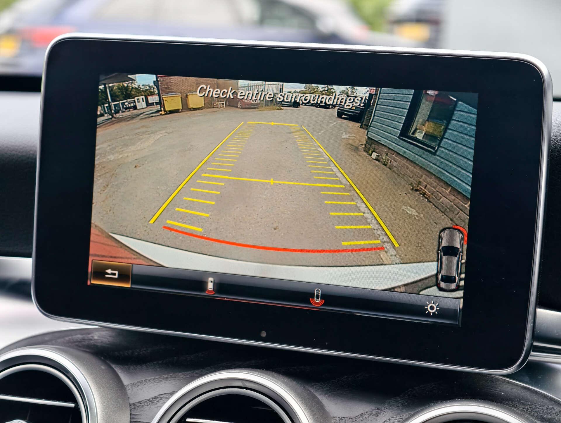 Mercedes-Benz C Class view 31