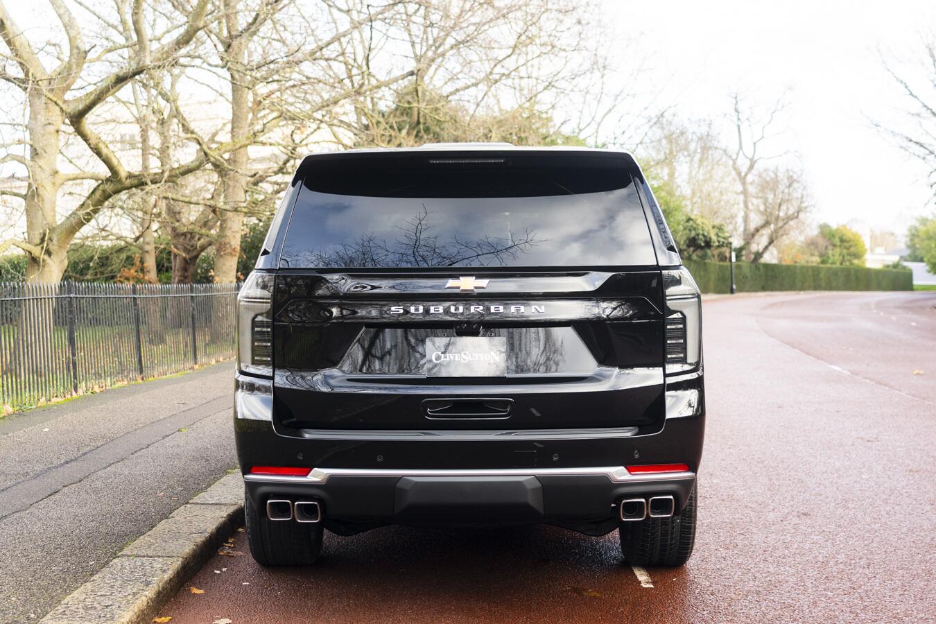 Chevrolet Suburban view 5
