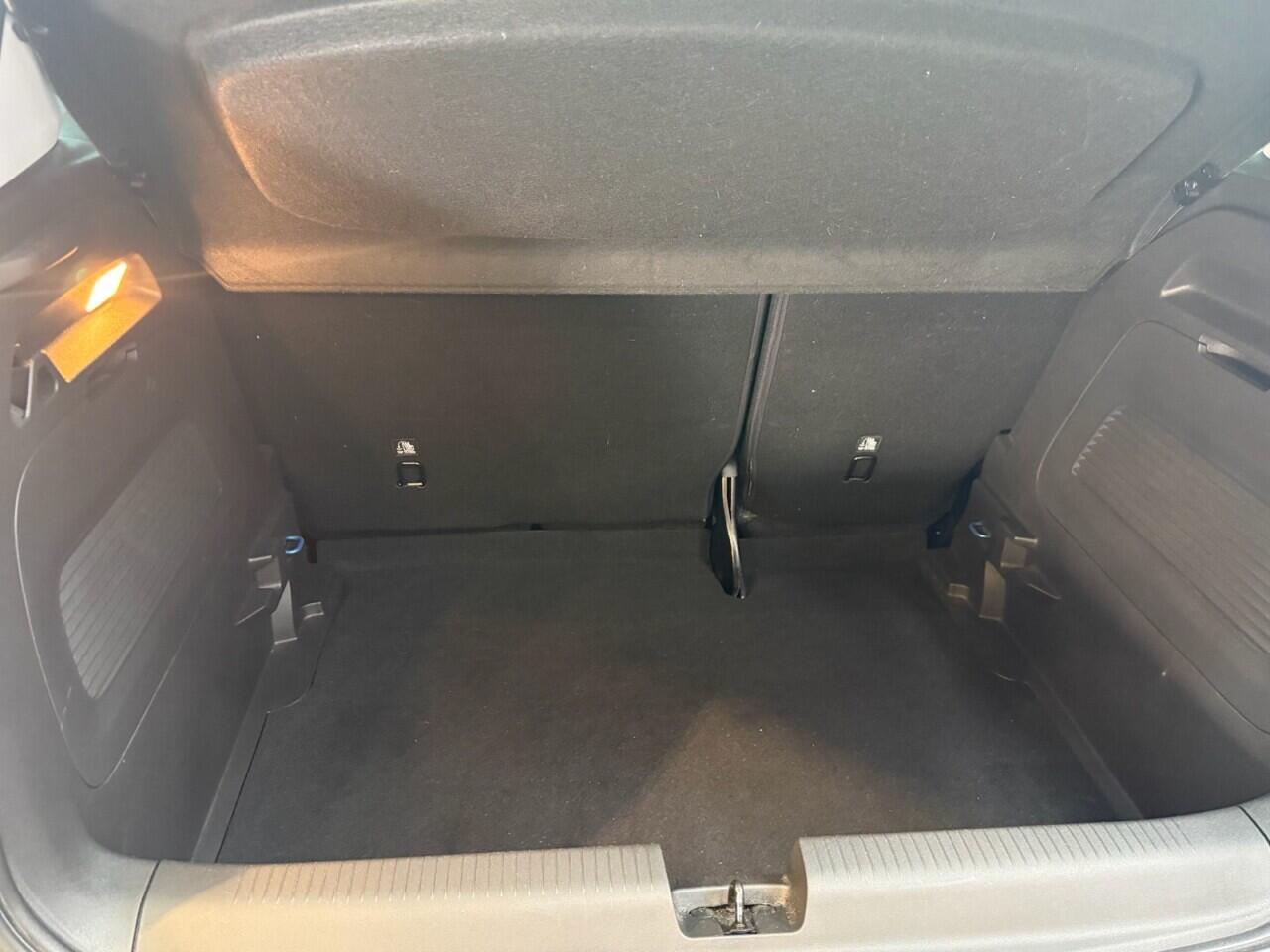 Vauxhall Crossland X view 34