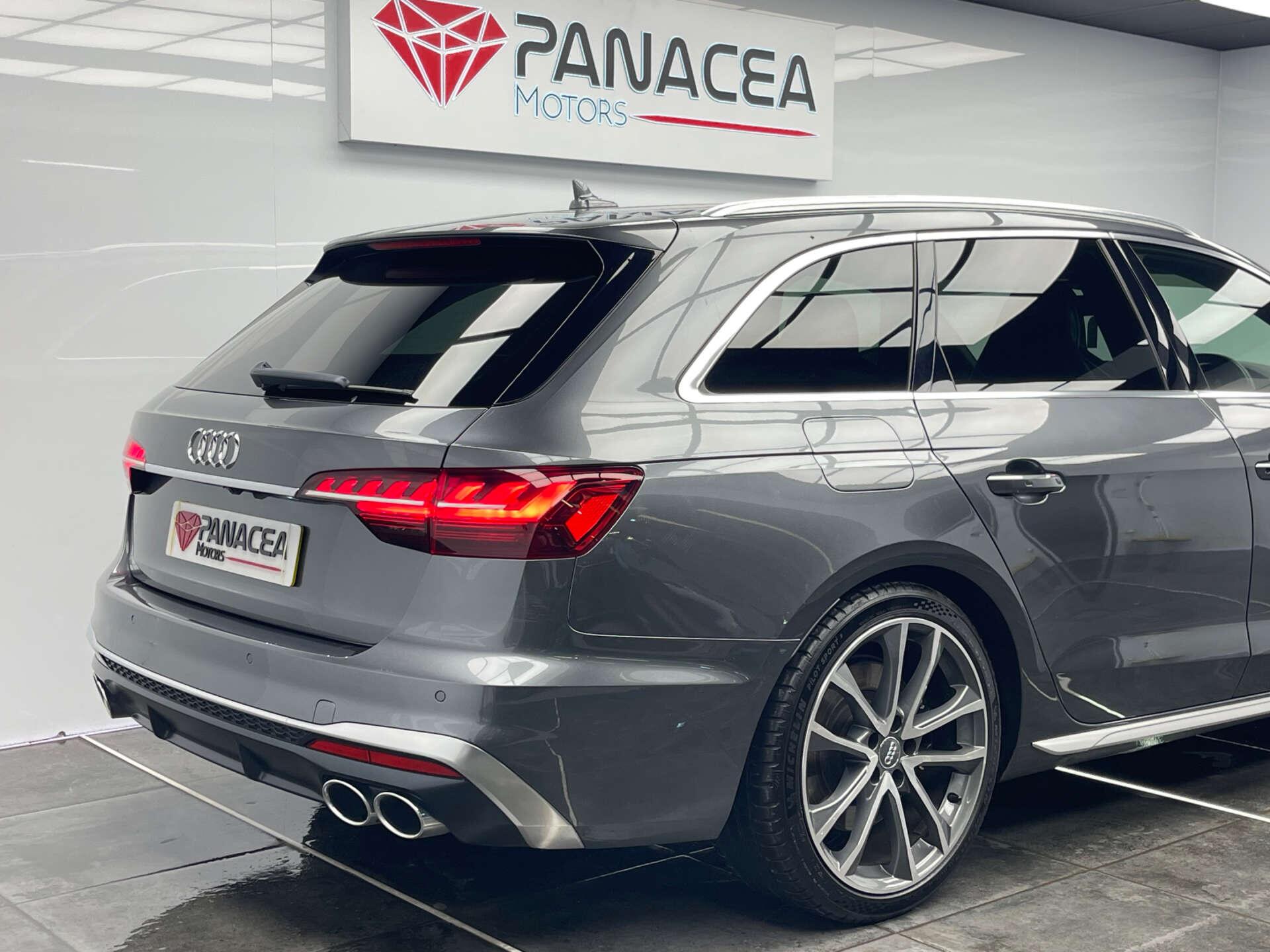 Audi S4 Avant view 8