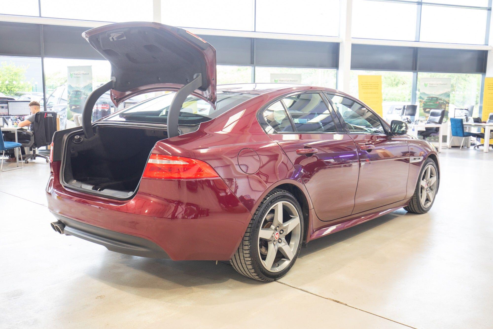 Jaguar Xe view 31