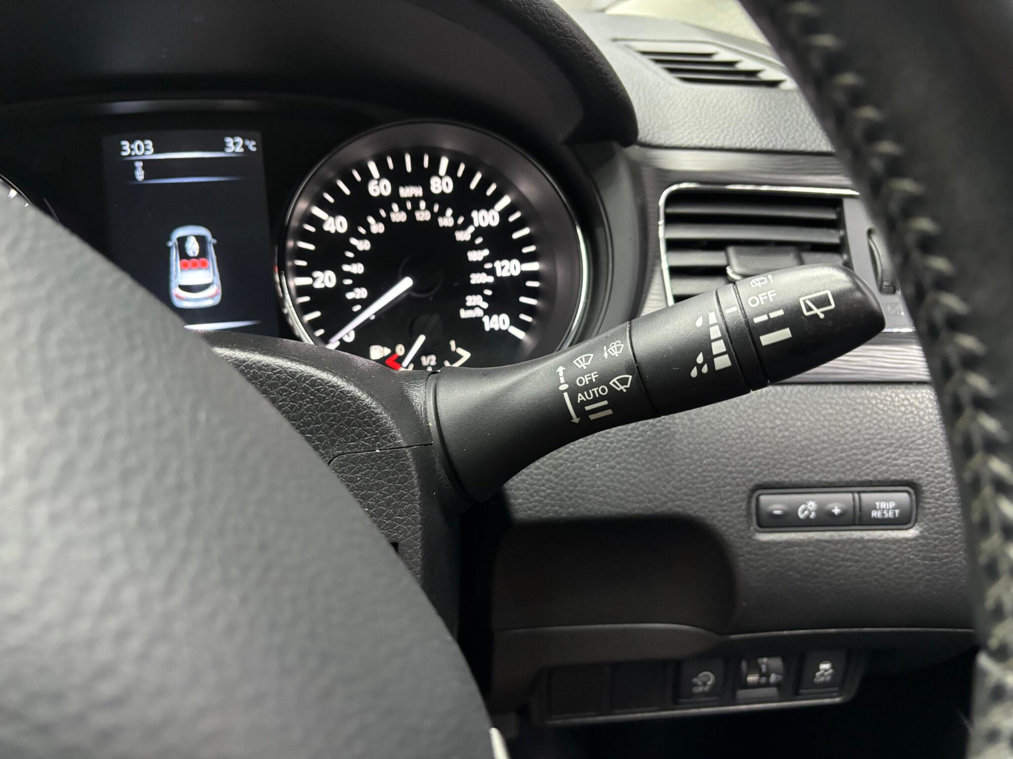 Nissan Pulsar view 13