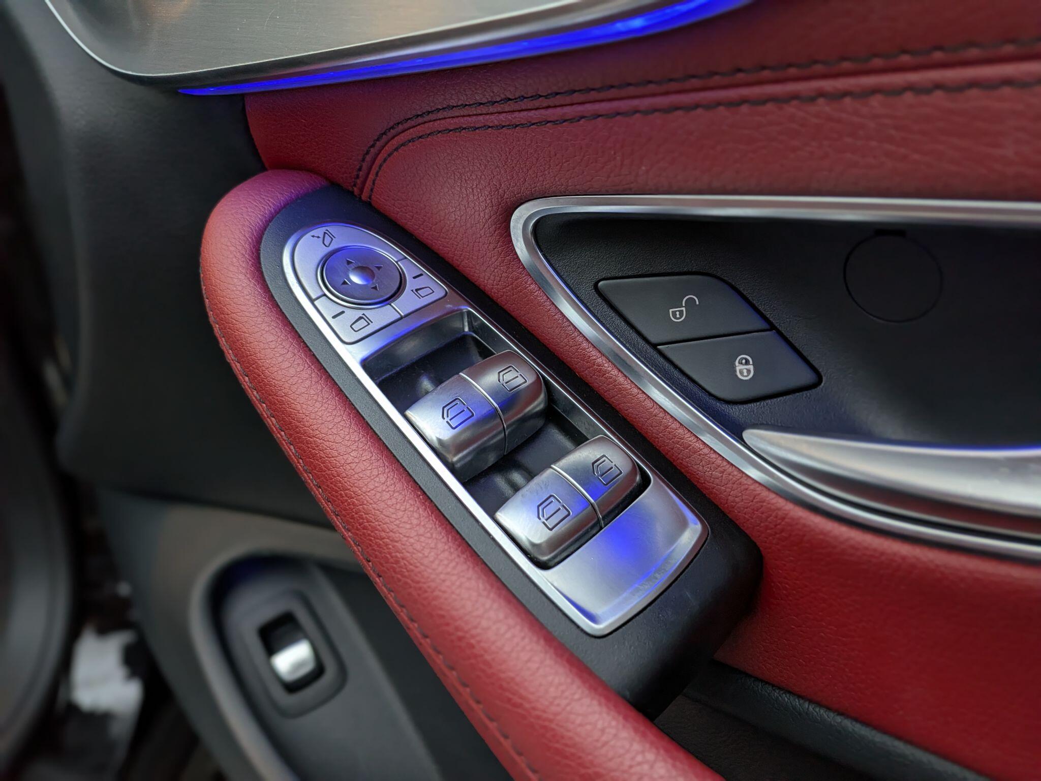 Mercedes-Benz C Class view 53