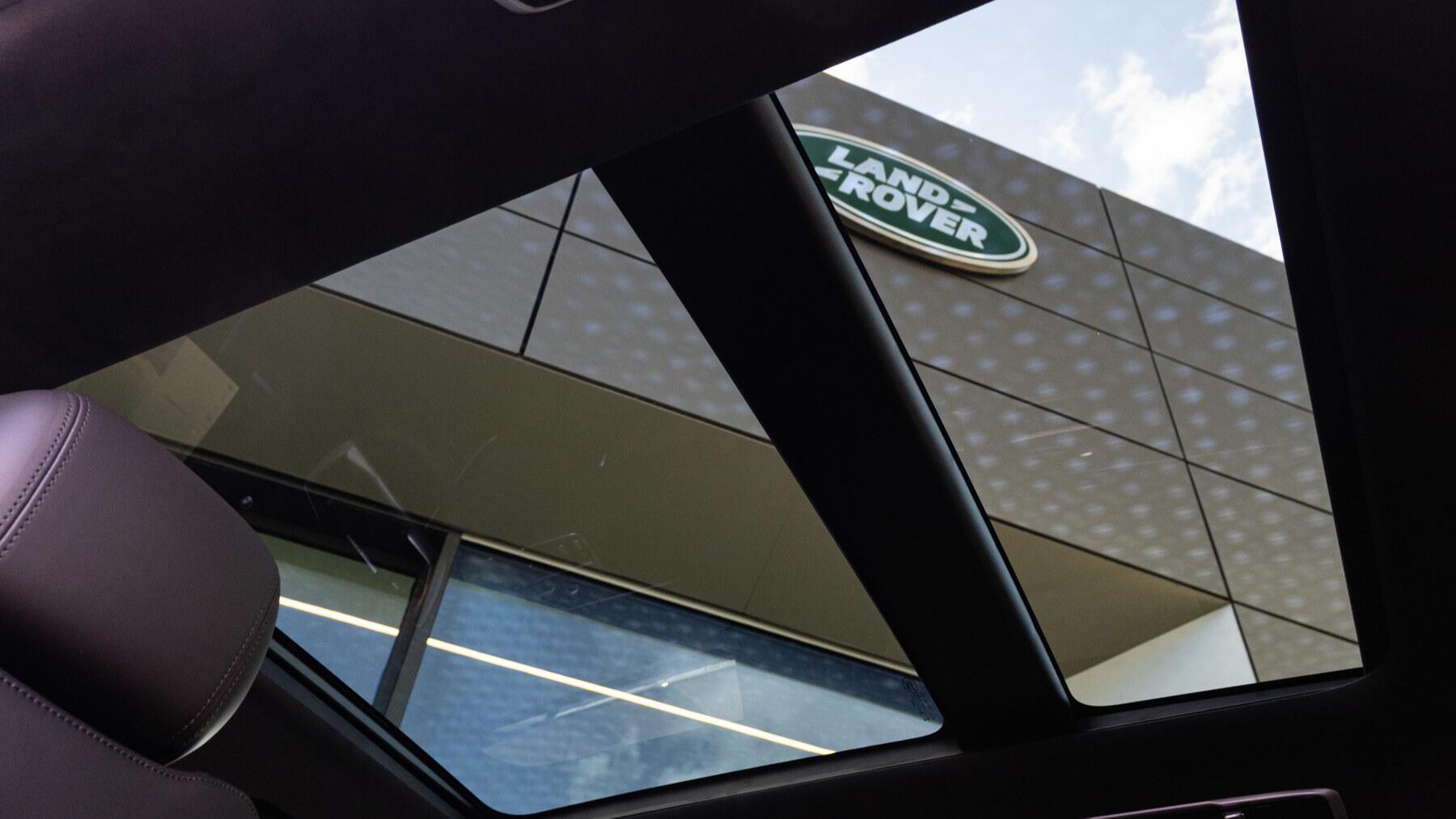 Land Rover Range Rover view 16