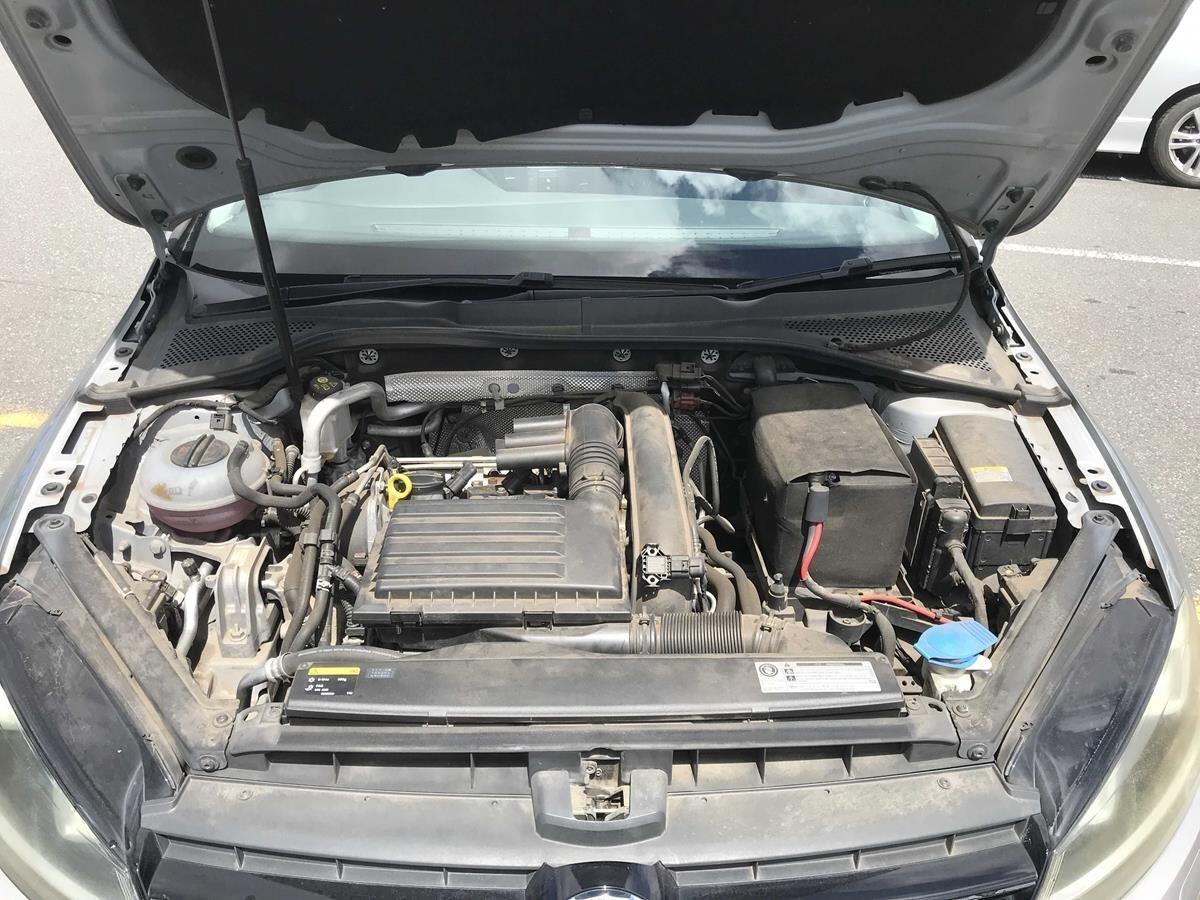 Volkswagen Golf view 12