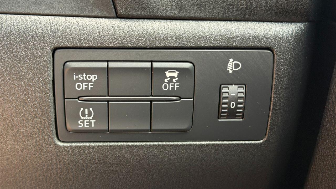 Mazda Mazda3 view 31