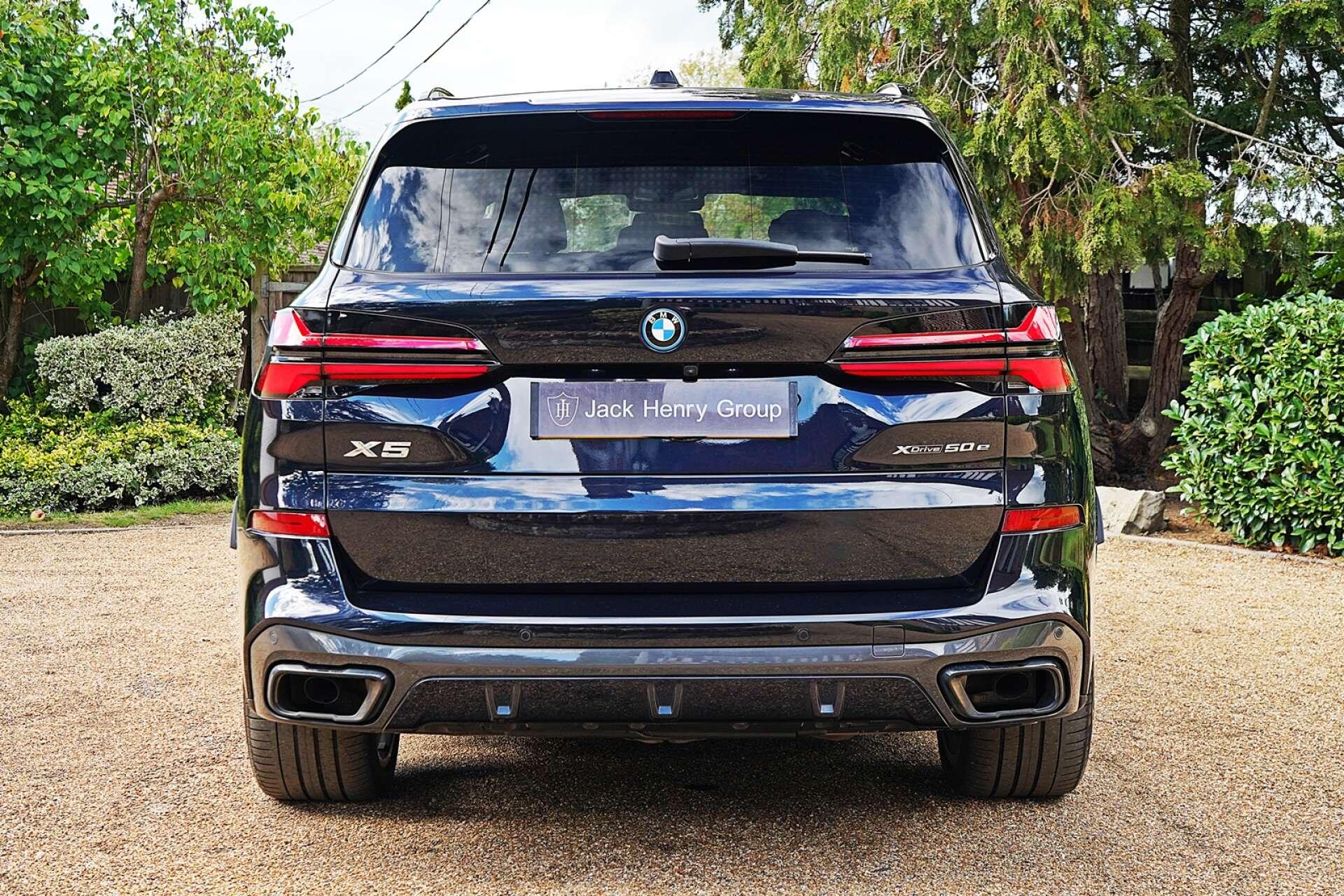 BMW X5 view 4