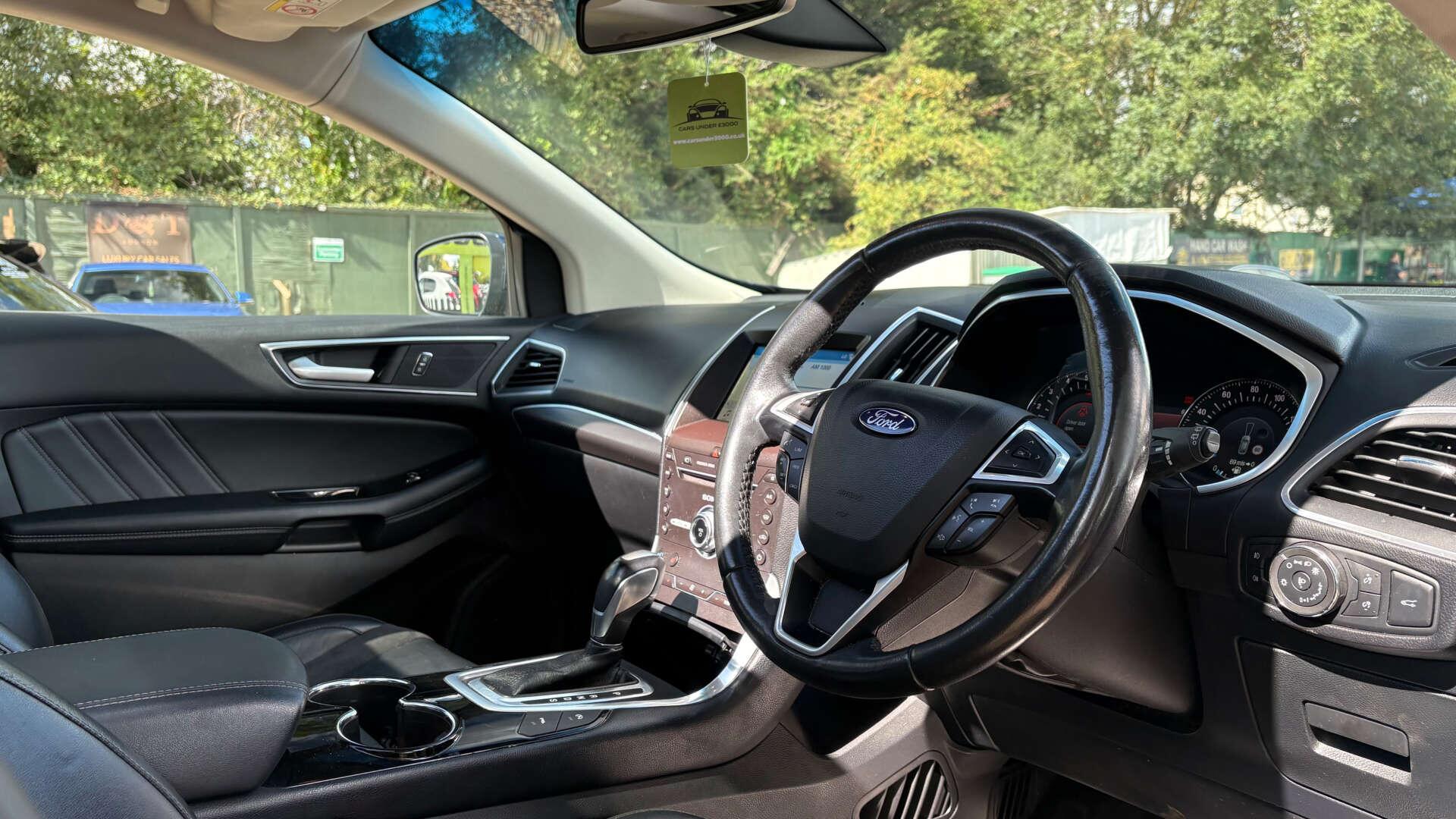 Ford Edge view 7