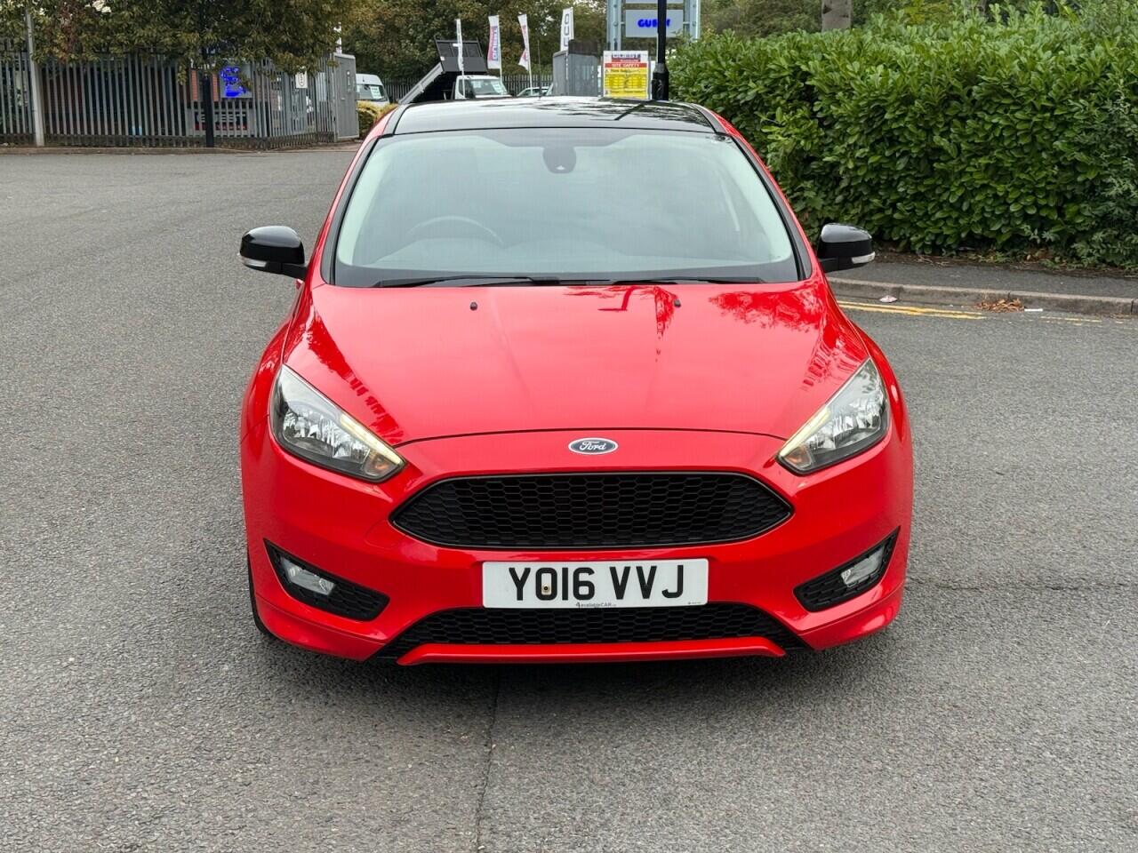 Ford Focus view 2