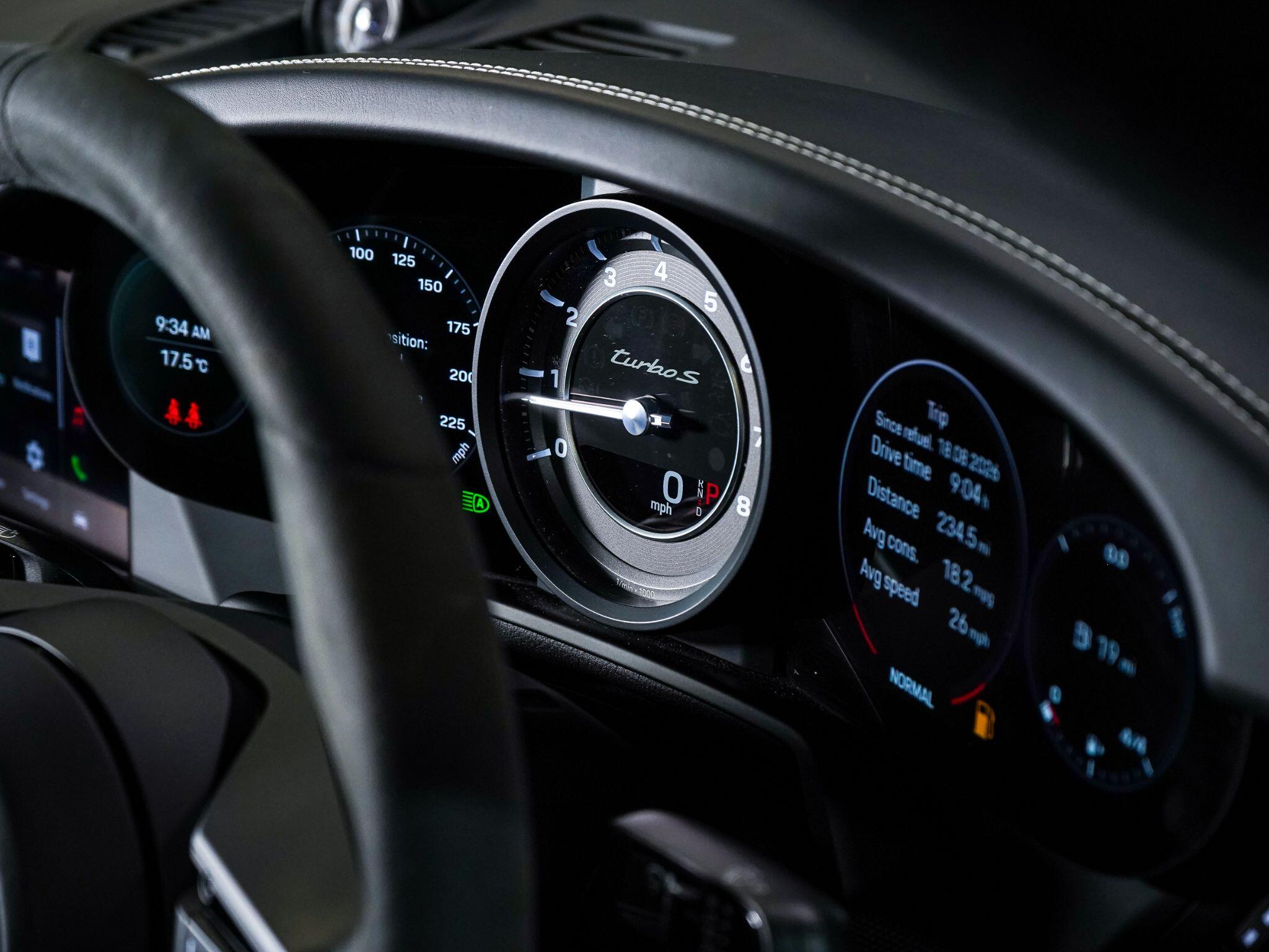 Porsche 911 view 63