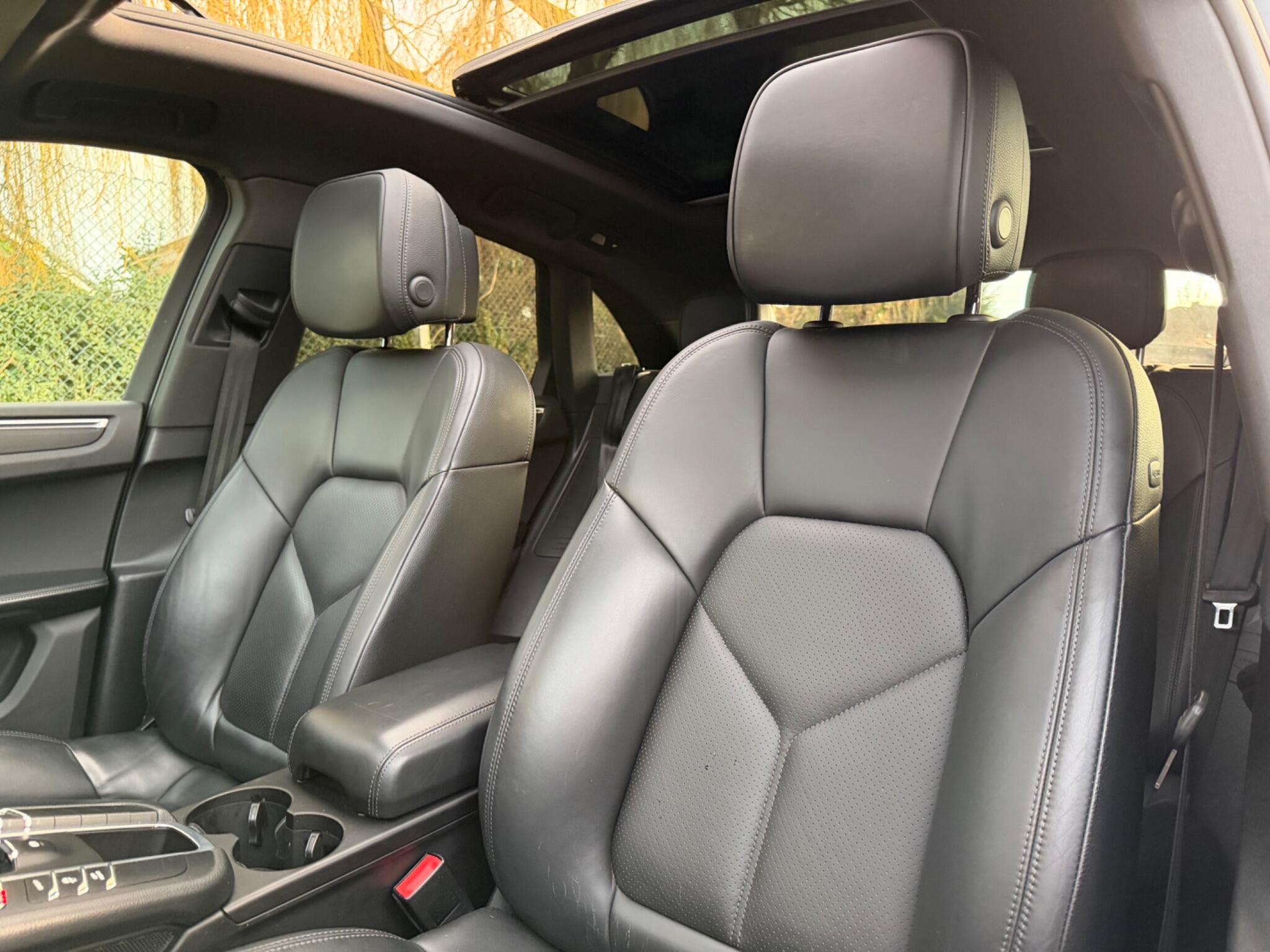 Porsche Macan view 48
