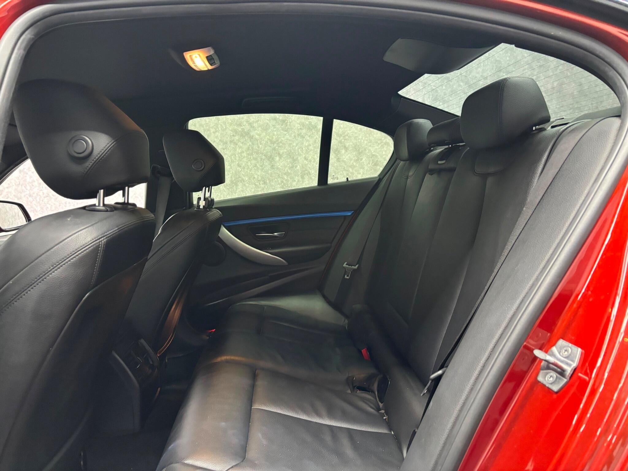 BMW 3 Series view 8