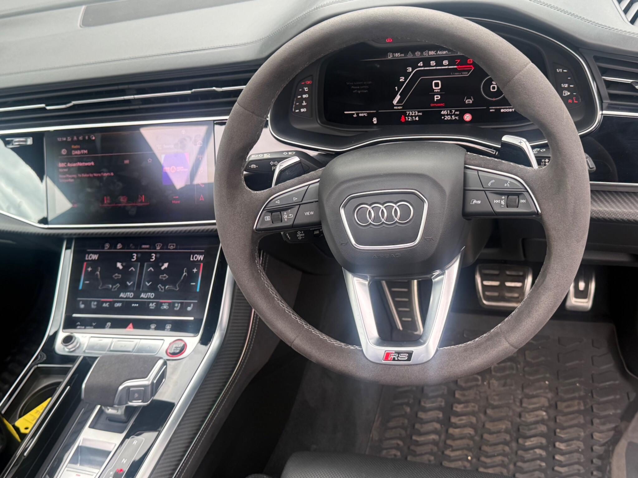Audi RS Q8 view 16