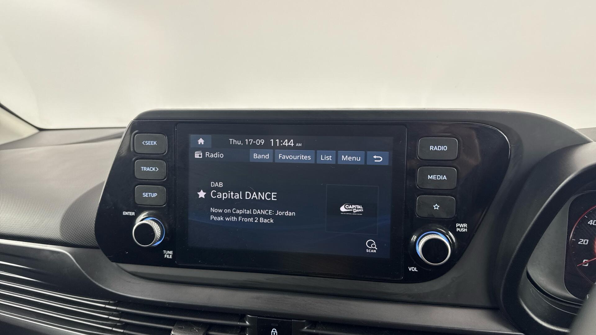 Hyundai i20 view 28