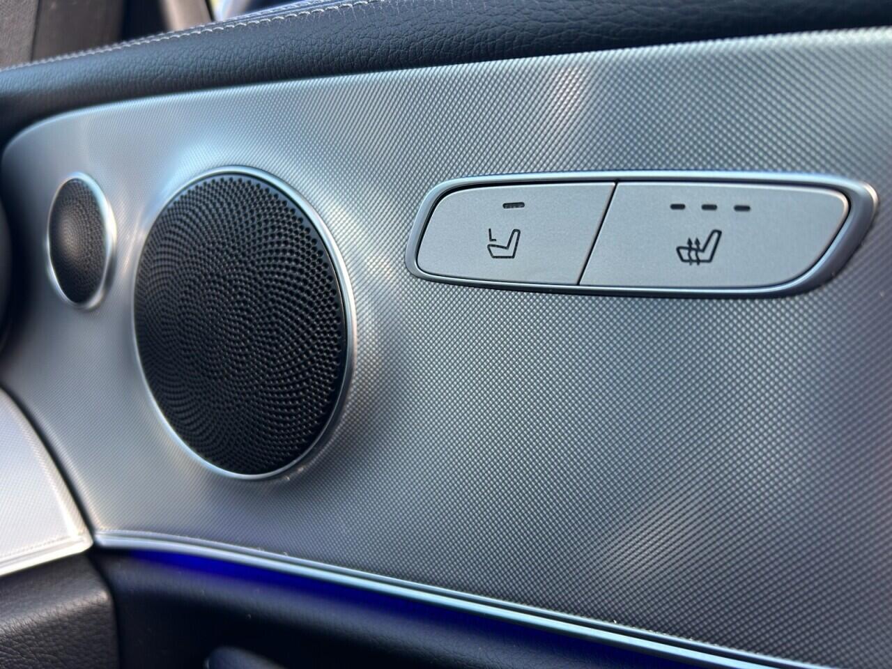 Mercedes-Benz E-Class view 24