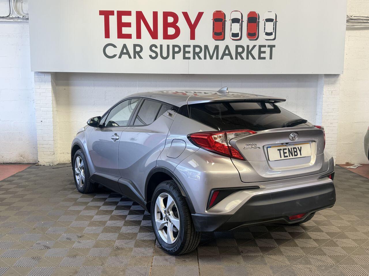 Toyota C-HR view 7