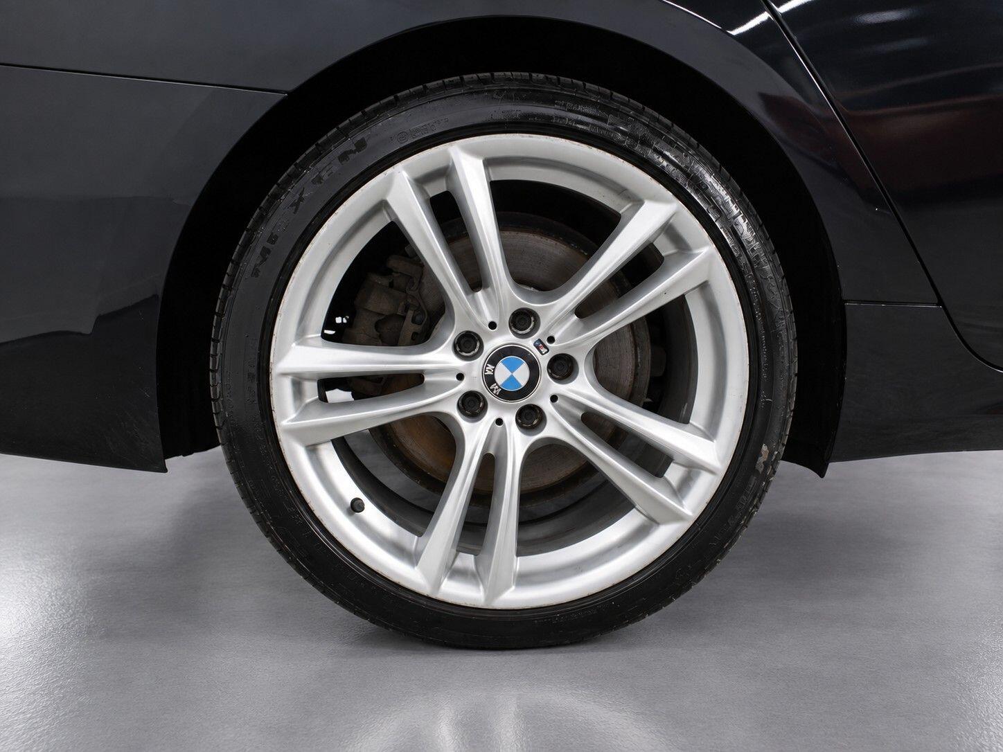 BMW 5 Series view 60