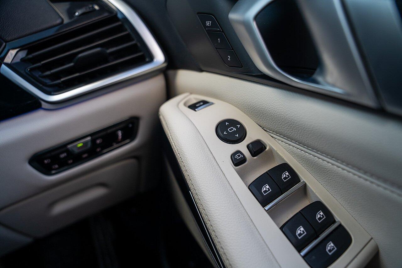 BMW X5 view 80