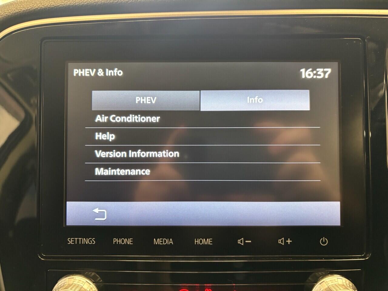 Mitsubishi Outlander view 31