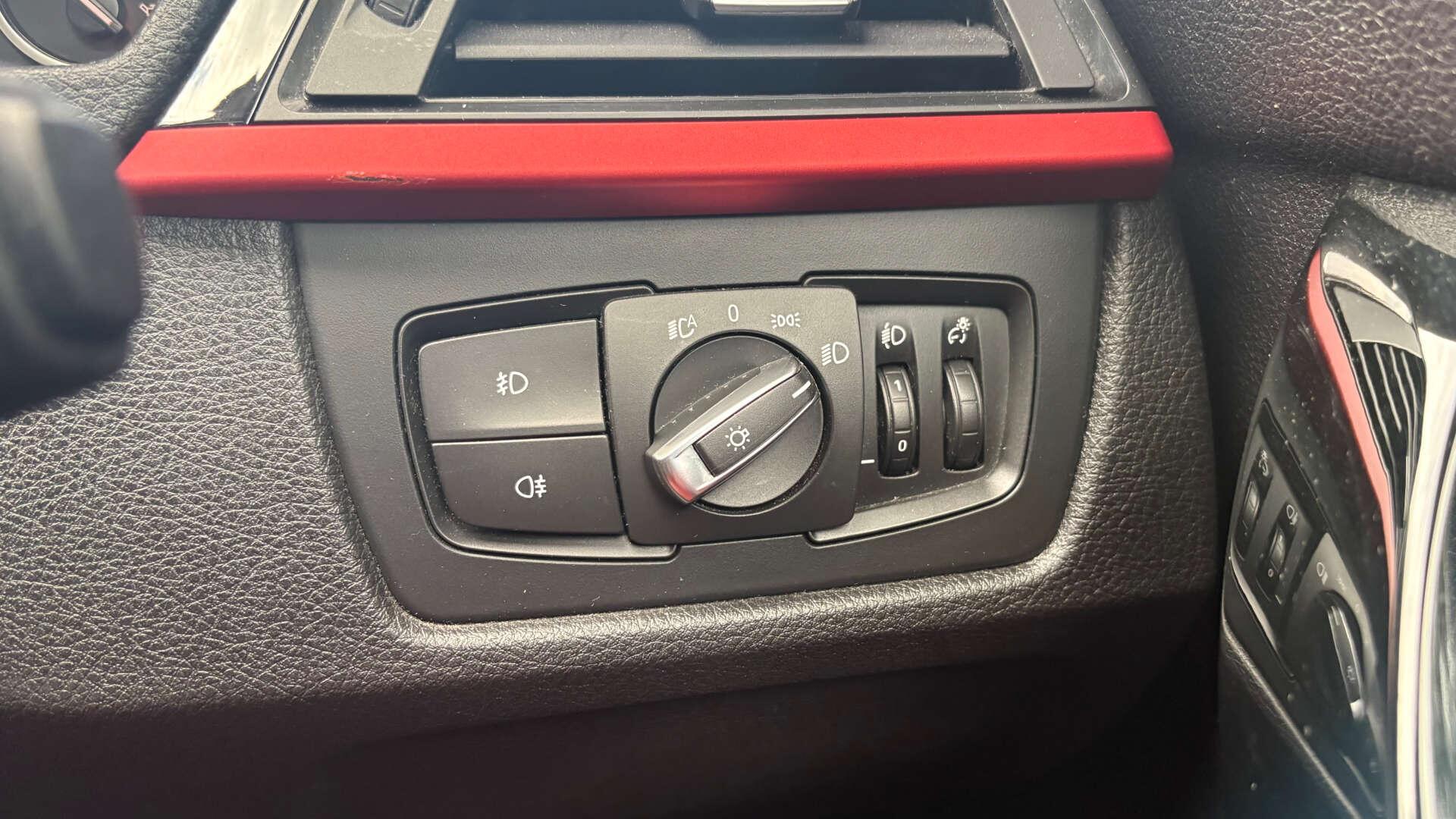 BMW 3 Series view 23