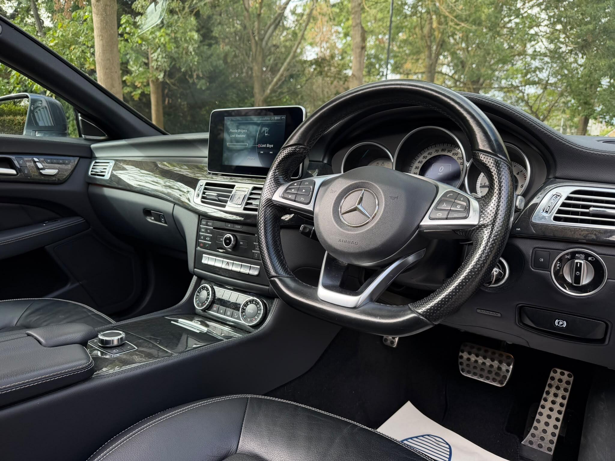 Mercedes-Benz CLS view 11