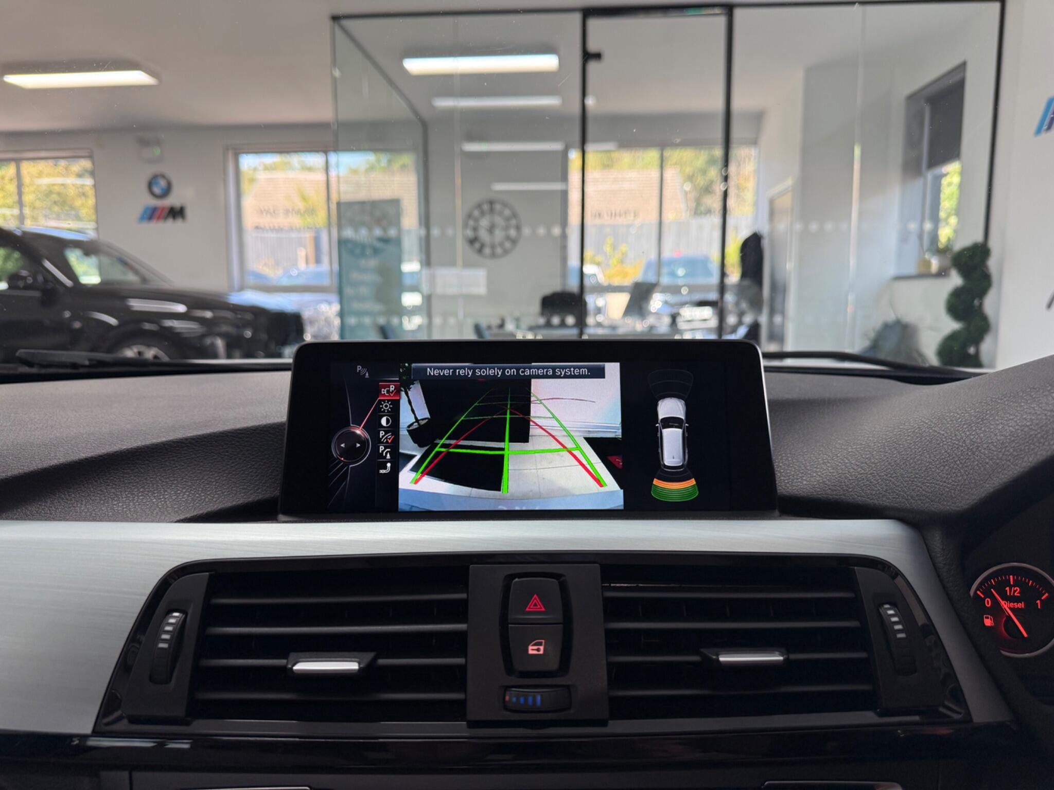 BMW 3 Series view 6
