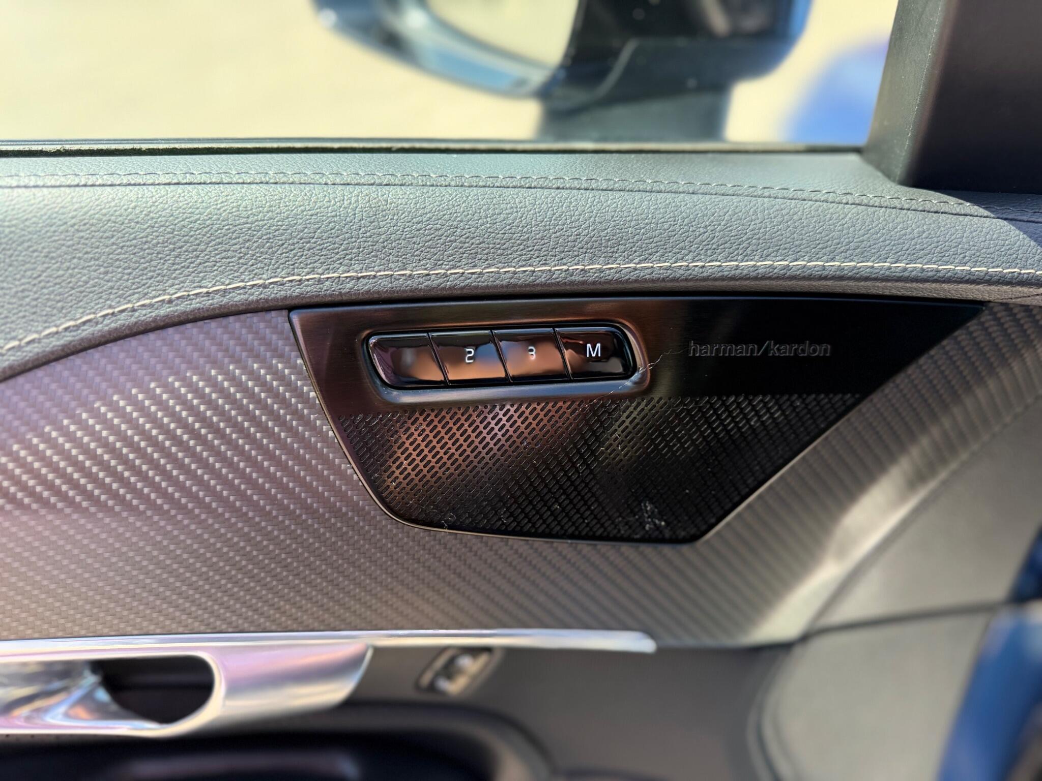Volvo XC90 view 16