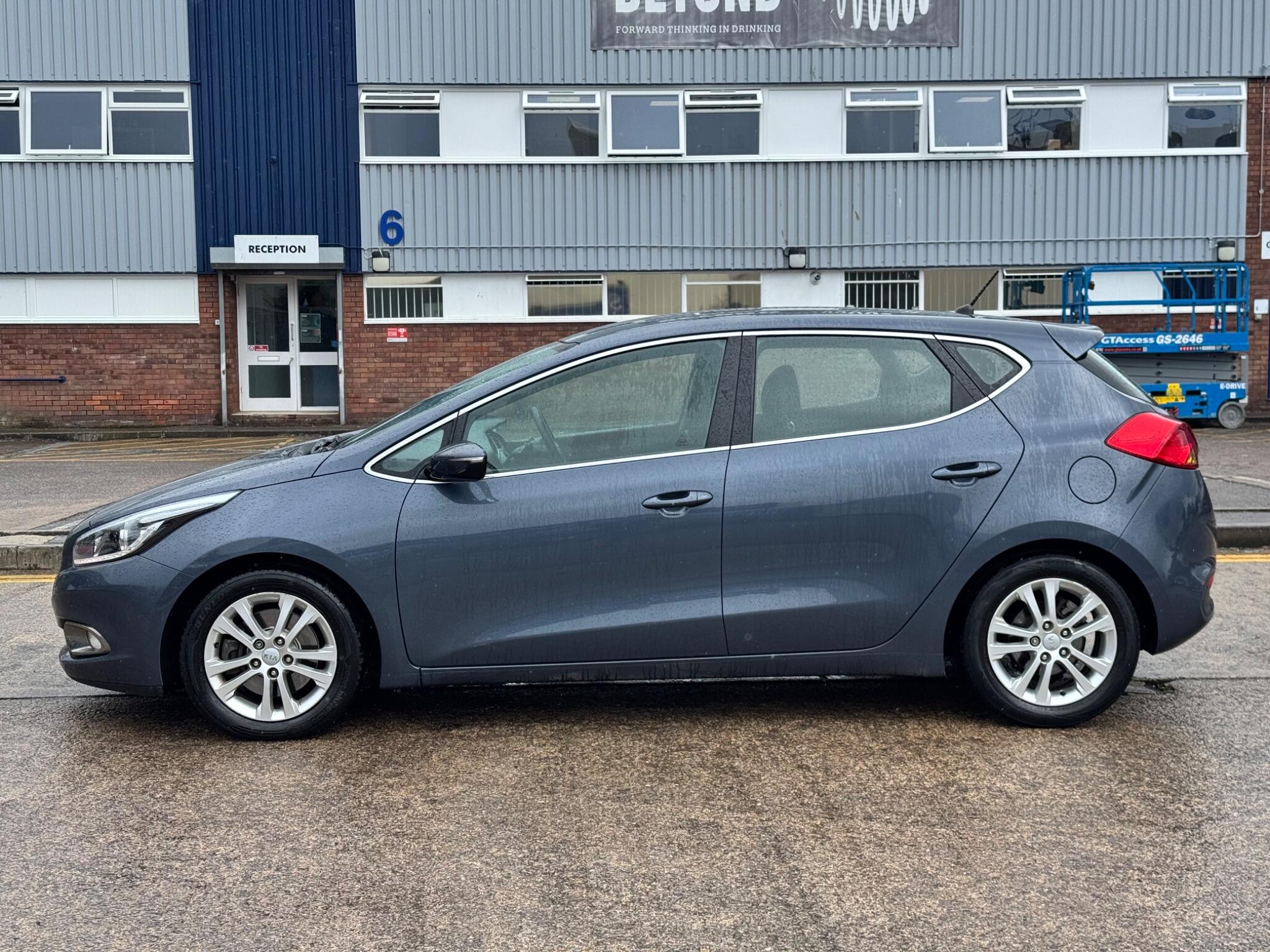 Kia Ceed view 11