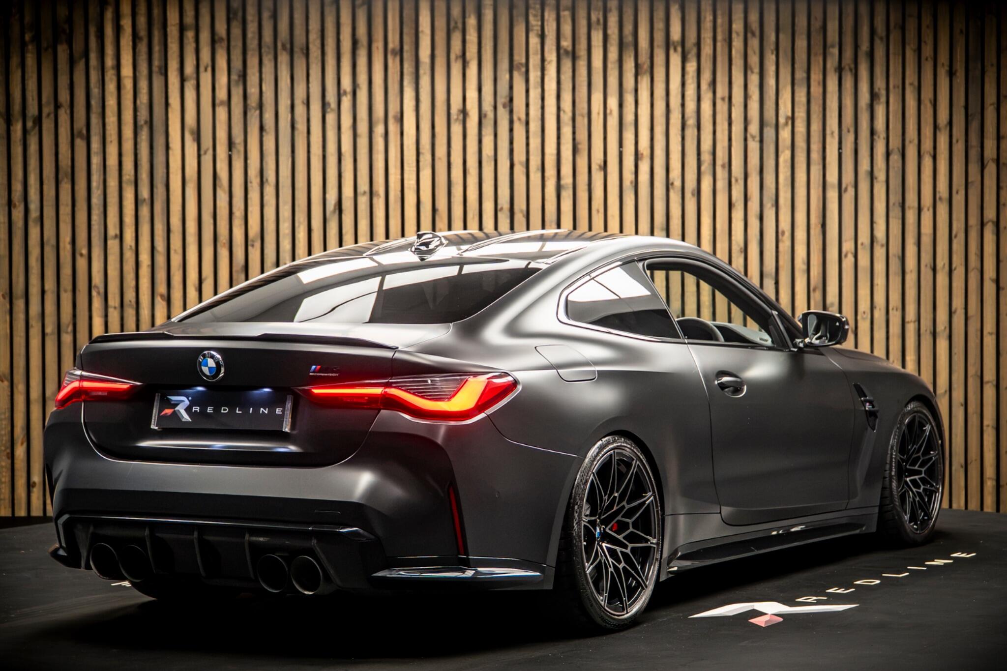 BMW M4 view 4