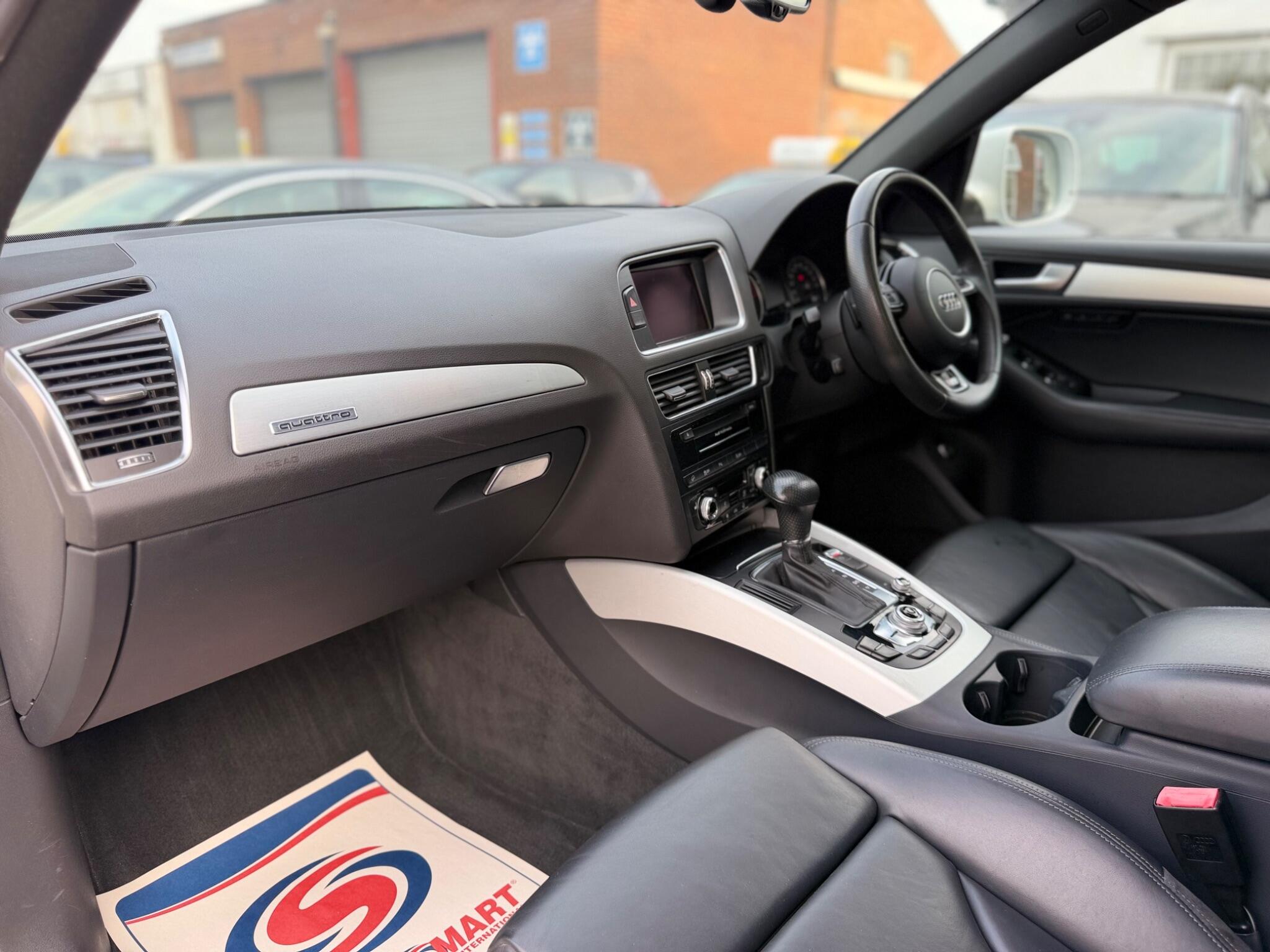 Audi Q5 view 20