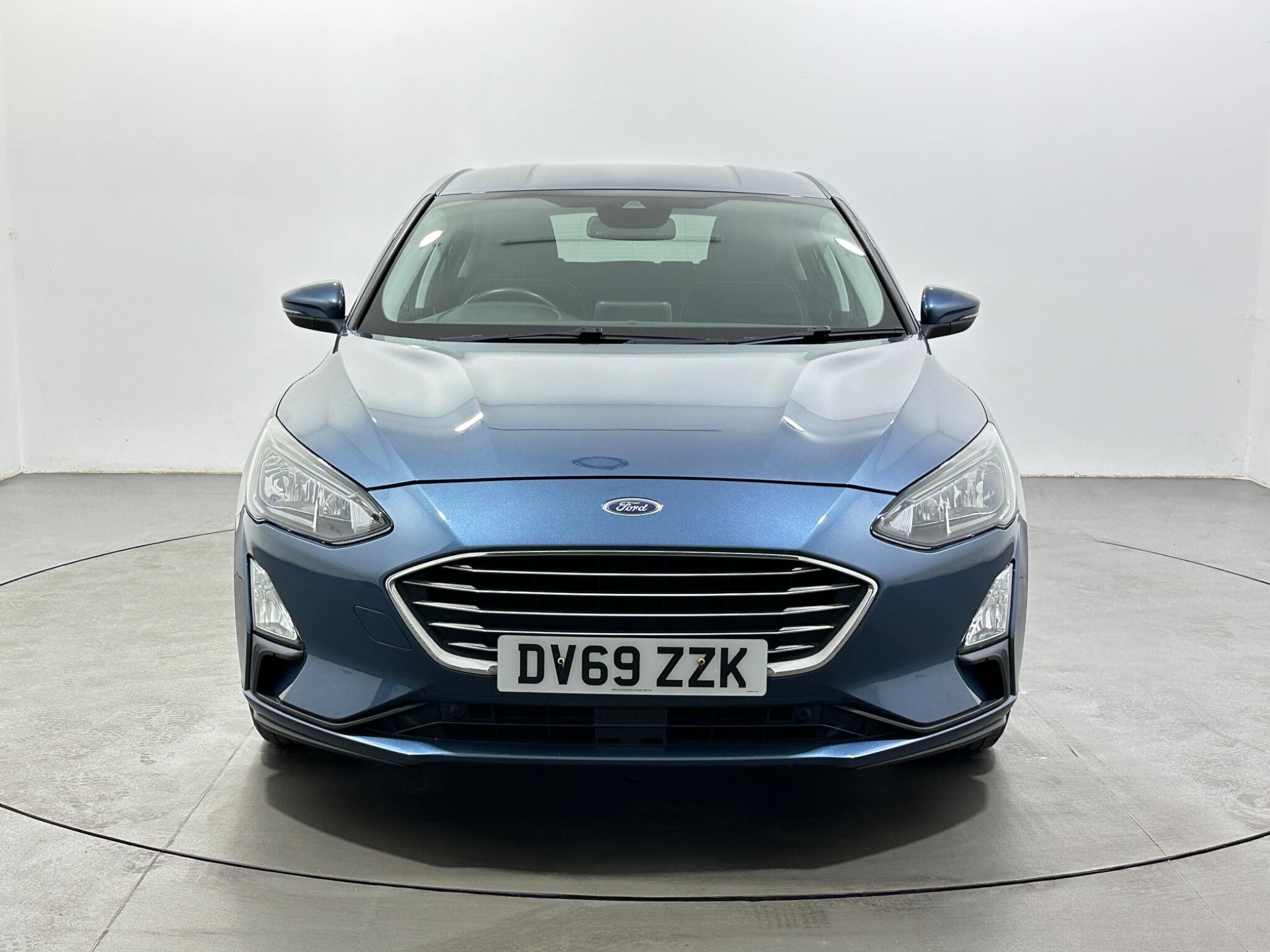 Ford Focus view 3