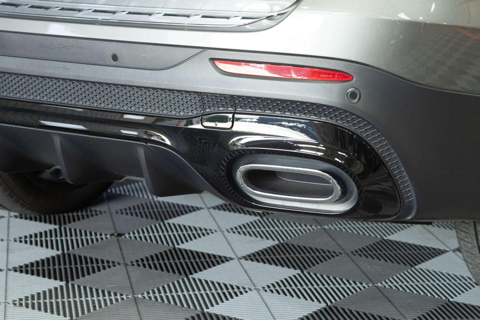 Mercedes-Benz GLB view 15